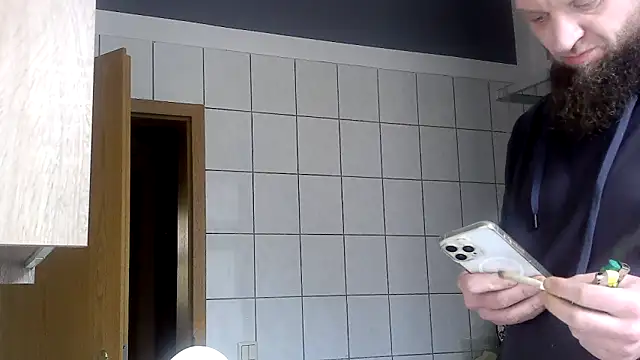 donhulio482 online show from December 5, 2025, 1:31 pm