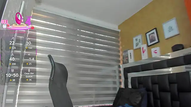 charlotte  G online show from March 6, 2025, 12:52 pm