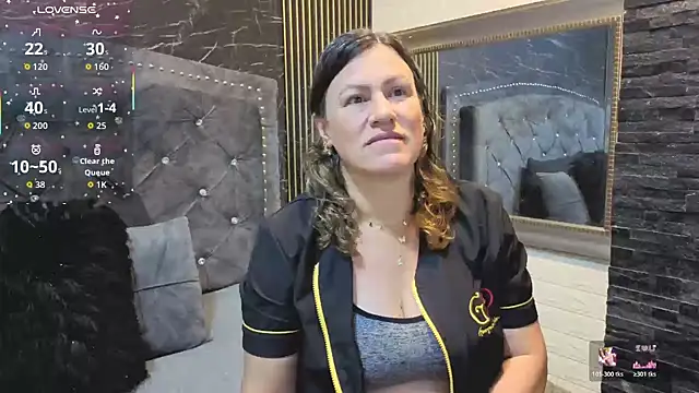 charlotte  G online show from November 21, 2025, 10:47 am