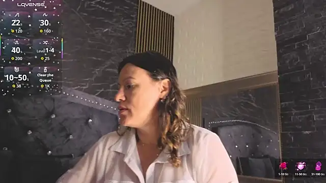 charlotte  G online show from December 20, 2025, 10:11 am