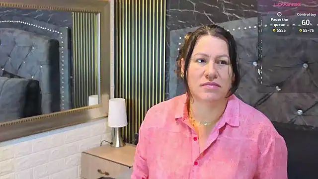 charlotte  G online show from April 18, 2026, 11:03 am