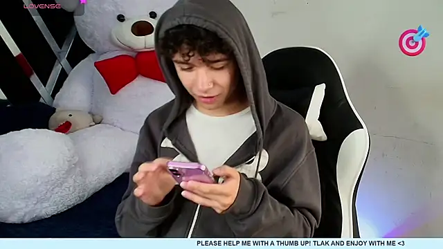 Niico Cruz online show from February 9, 2025, 9:16 am