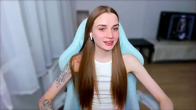 StellaLawless online show from February 12, 2025, 7:45 pm