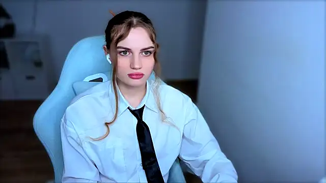 StellaLawless online show from February 2, 2026, 8:40 pm