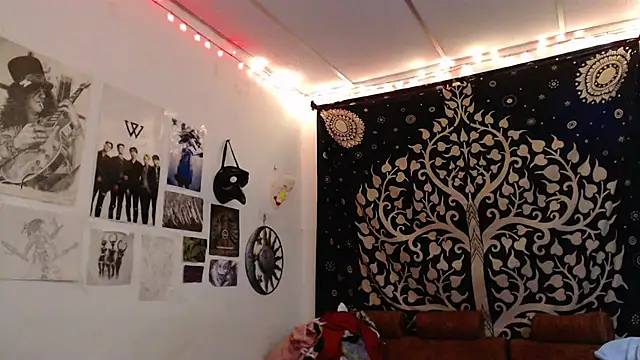 Kimber 666 online show from February 27, 2025, 5:26 pm