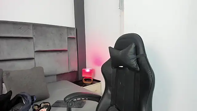 Snapshot of MarilynSmIith chatting on February 2, 2026, 12:37 pm MarilynSmIith online show from February 2, 2026, 12:37 pm