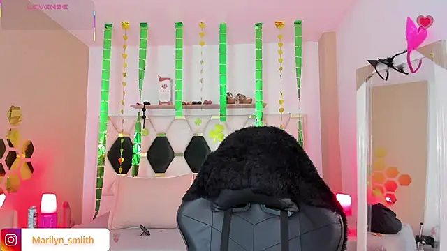 MarilynSmIith online show from March 16, 2026, 11:36 am