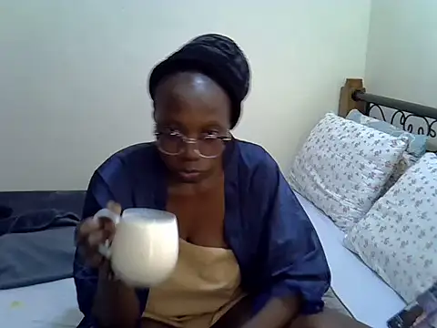 Sweet Bear online show from October 21, 2025, 3:29 am