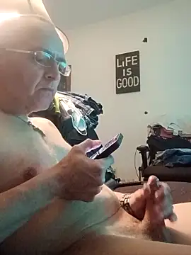 ILive2plezz online show from April 4, 2026, 11:40 am