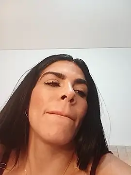 valecruz903 online show from September 23, 2025, 6:00 pm