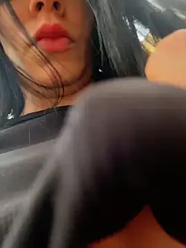 valecruz903 online show from November 11, 2025, 5:24 pm