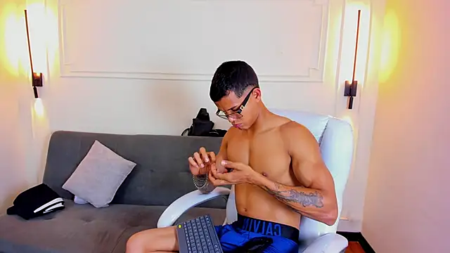 Paradise boy s online show from February 26, 2026, 8:19 pm