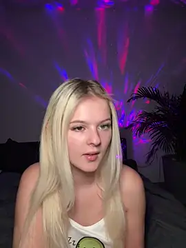 Snapshot of Allylove03 chatting on December 22, 2024, 5:01 am Allylove03 online show from December 22, 2024, 5:01 am