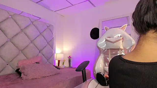 alessiaferry online show from November 27, 2025, 4:42 pm