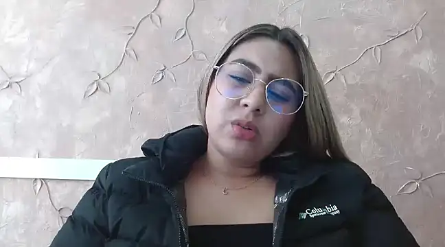 Miabonnett  online show from January 24, 2025, 4:06 pm