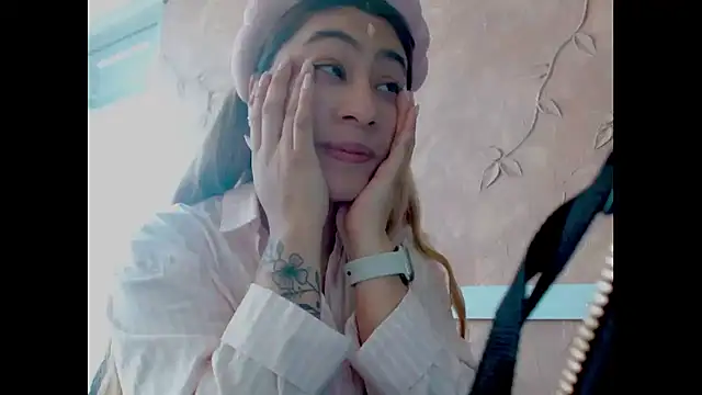 Miabonnett  online show from October 1, 2025, 12:11 pm