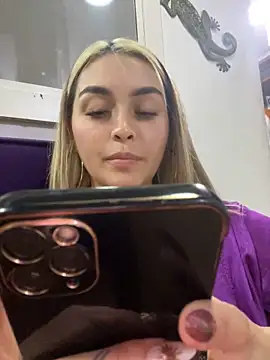 Snapshot of emma_oxford chatting on January 31, 2025, 3:09 am emma oxford online show from January 31, 2025, 3:09 am