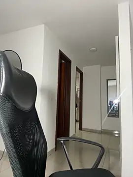 Snapshot of emma_oxford chatting on February 10, 2026, 12:15 am emma oxford online show from February 10, 2026, 12:15 am