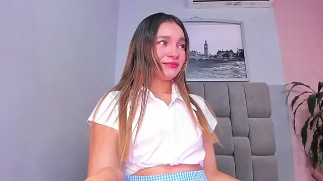 selene tylor  online show from November 16, 2025, 4:07 am