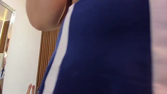 MADISON ROWAN1 online show from December 4, 2025, 3:27 am