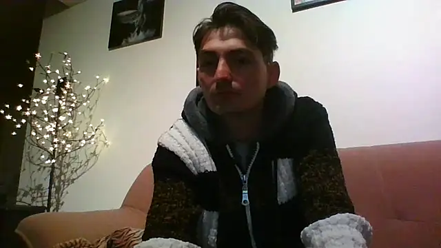 Wesleymodel online show from March 28, 2026, 3:06 am