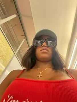 Snapshot of Black_Dolll chatting on July 12, 2026, 10:39 am Black Dolll online show from July 12, 2026, 10:39 am
