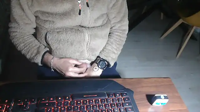 Adri gard online show from March 3, 2026, 9:10 pm