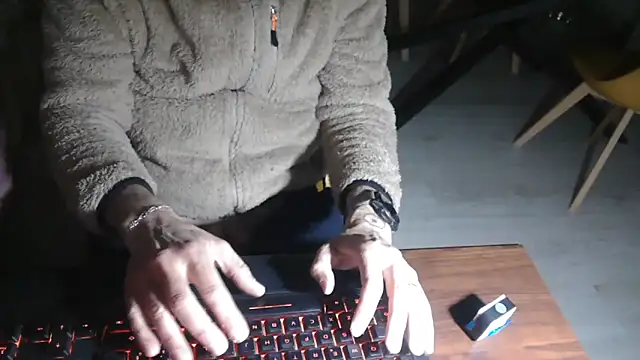 Adri gard online show from March 31, 2026, 8:42 pm