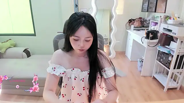 Snapshot of Nery_Asian chatting on July 18, 2026, 2:27 am Nery Asian online show from July 18, 2026, 2:27 am
