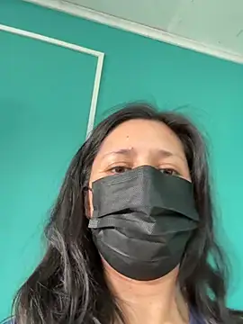 Reinacatchile online show from February 4, 2026, 9:53 pm