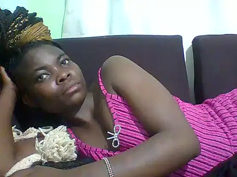 sexxyqueenn22 online show from October 25, 2025, 4:35 pm