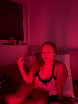 Snapshot of NickyGold_Official chatting on December 3, 2024, 1:52 am NickyGold Official online show from December 3, 2024, 1:52 am