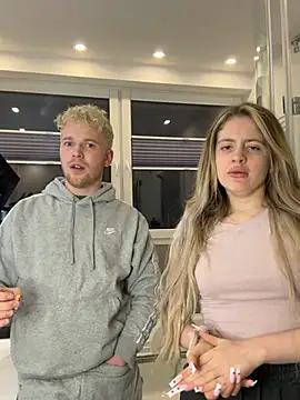 Snapshot of NickyGold_Official chatting on February 25, 2025, 9:02 pm NickyGold Official online show from February 25, 2025, 9:02 pm