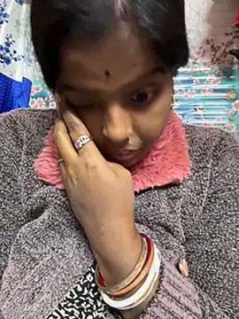 Beauty-queen online show from January 3, 2025, 4:37 pm