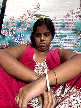 Beauty-queen online show from November 6, 2025, 10:38 am