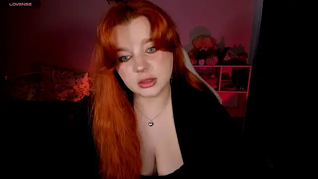  Lisa x online show from October 2, 2025, 1:18 pm