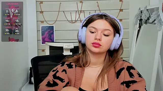 Snapshot of Josephine_Kiss chatting on January 11, 2025, 11:34 am Josephine Kiss online show from January 11, 2025, 11:34 am