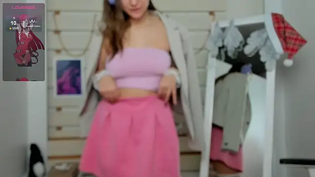 Snapshot of Josephine_Kiss chatting on January 17, 2025, 10:00 am Josephine Kiss online show from January 17, 2025, 10:00 am