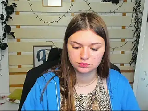 Josephine Kiss online show from April 23, 2026, 12:15 pm