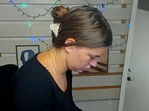 Snapshot of Josephine_Kiss chatting on June 19, 2026, 1:04 pm Josephine Kiss online show from June 19, 2026, 1:04 pm