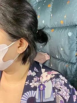 ninini92 online show from January 12, 2025, 1:05 pm