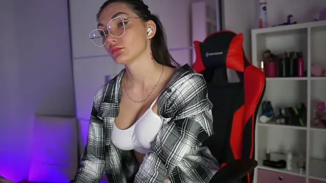 Lady3Holes online show from February 27, 2025, 8:28 am