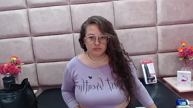 SaraThomso online show from February 9, 2025, 3:00 am