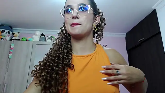 Snapshot of caroline_jonson chatting on February 9, 2025, 8:24 pm caroline jonson online show from February 9, 2025, 8:24 pm