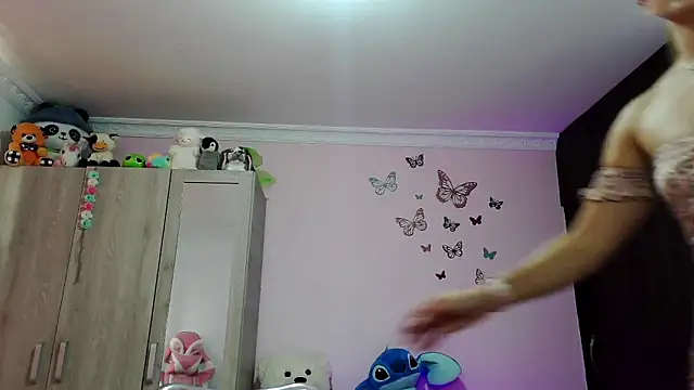 Snapshot of caroline_jonson chatting on February 13, 2025, 5:54 pm caroline jonson online show from February 13, 2025, 5:54 pm