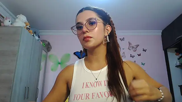 caroline jonson online show from November 27, 2025, 10:01 pm