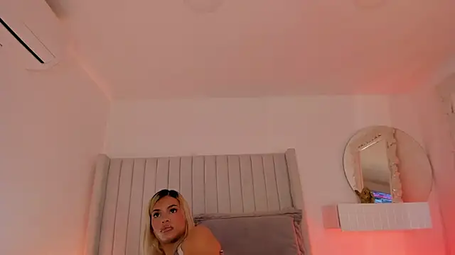 Shelynna azzul online show from March 21, 2026, 8:01 pm