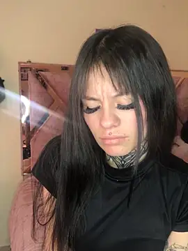 Tifanny Sweett online show from April 7, 2026, 4:40 pm