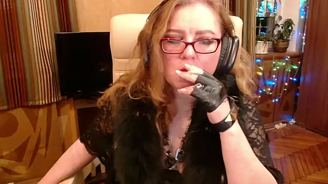 Miss Tress online show from April 10, 2026, 11:20 pm