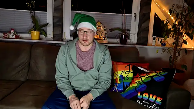 Snapshot of Relsxboy chatting on December 13, 2024, 10:02 pm Relsxboy online show from December 13, 2024, 10:02 pm